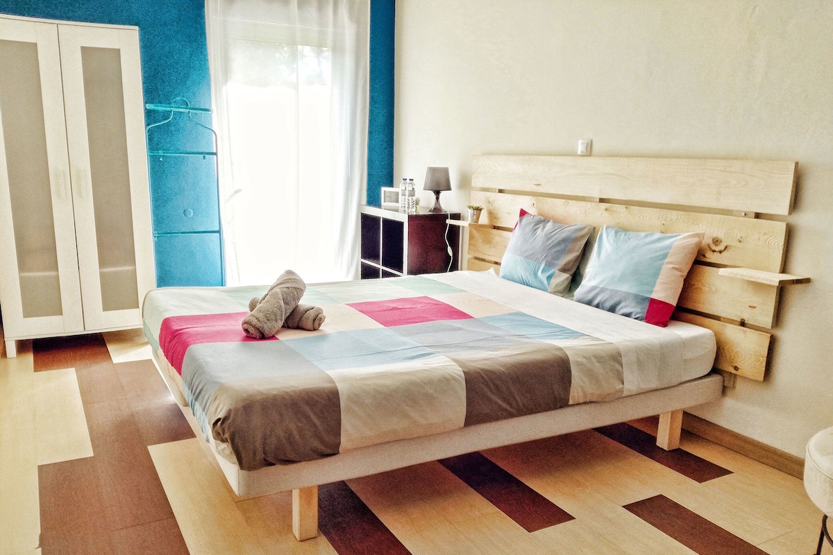 Double or Twin Room | Blackout drapes, cribs (free), WiFi (free), bed sheets