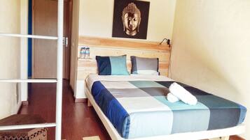 Family Room | Blackout drapes, free cribs/infant beds, free WiFi, bed sheets