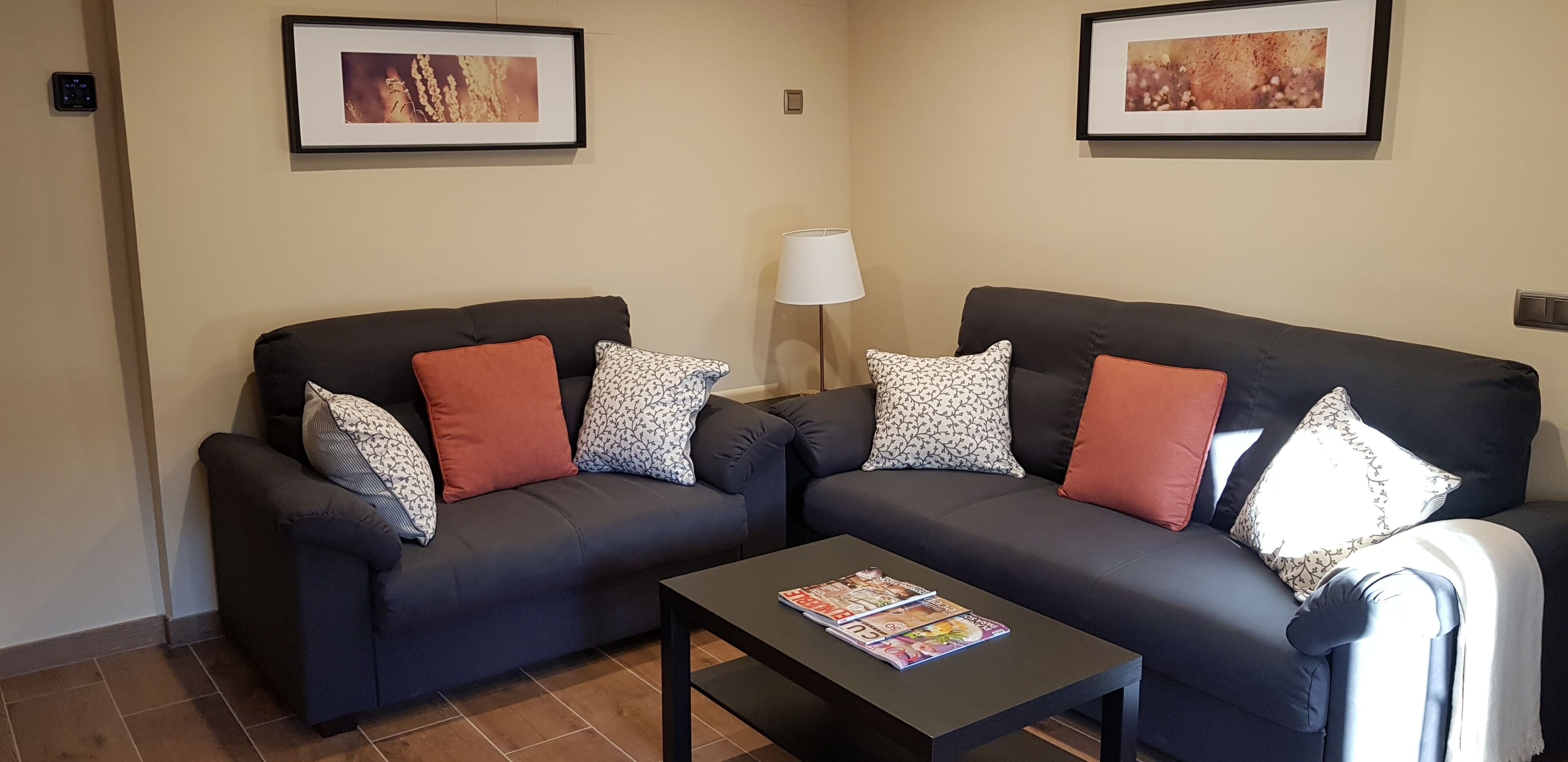 MIRO VELL for 18 people, with barbecue, pool, wi-fi, and views of the Pyrenees