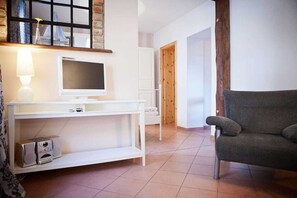 TV - Fewo Ostwind 1 with small terrace - Gohr apartments (Stralsund)