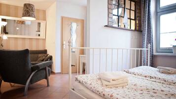 1 bedroom, WiFi, bed sheets