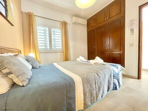 4 Schlafzimmer, Bügeleisen/Bügelbrett, kostenloses WLAN, Bettwäsche