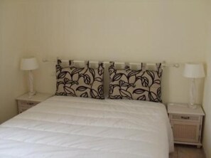 3 bedrooms, iron/ironing board, travel cot, free WiFi