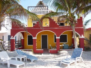 Terrace/patio - 1 Bedroom Beachfront Penthouse for 4 Guests, Wifi, beachfront terrace, Balcony, (El Cuyo)