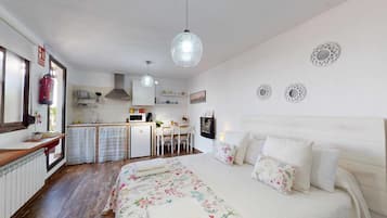 1 bedroom, iron/ironing board, travel crib, WiFi