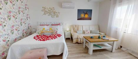 1 bedroom, iron/ironing board, travel cot, free WiFi