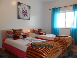 2 chambres, fer et planche à repasser, Wi-Fi gratuit, draps fournis