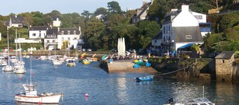 Detached house, facing south, av garage and enclosed garden, 350 m from the beach (Finistere