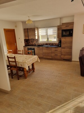 Interior - Detached house, facing south, av garage and enclosed garden, 350 m from the beach (Finistere (Clohars-Carnoët)