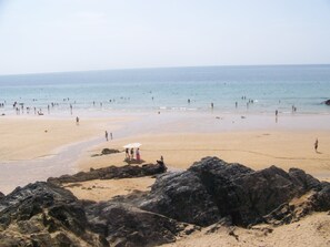 Vlak bij het strand, ligstoelen