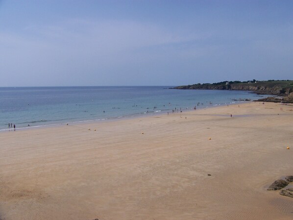 Beach nearby, sun loungers