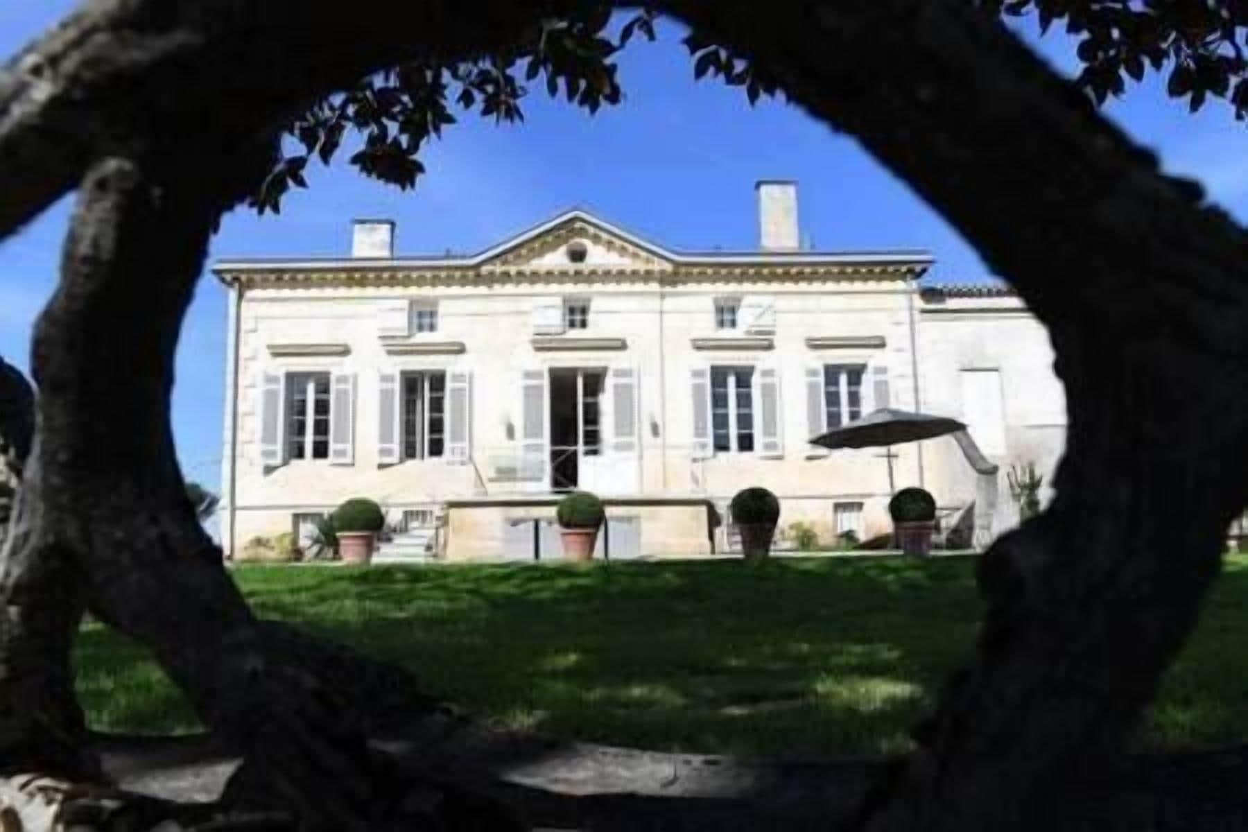 Charming Wine Property with Pool near Saint-Emilion