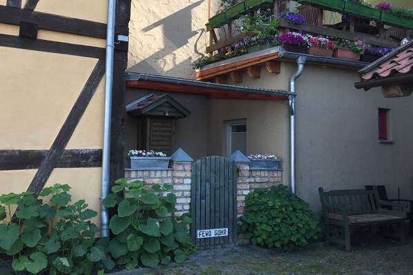 Unclassified image, 1 of 15, button