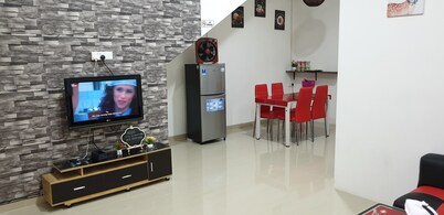 'Your Home 02' beside BCS Shopping Mall 6-10paxs . Lots of Amenities