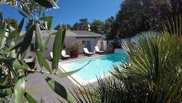 Piscine extérieure, piscine chauffée