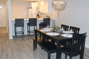 Dining - Cozy two bedroom condo available in the quaint community of Winter Park. (Naples)