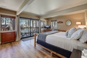 3 slaapkamers, een bureau, een strijkplank/strijkijzer, wifi