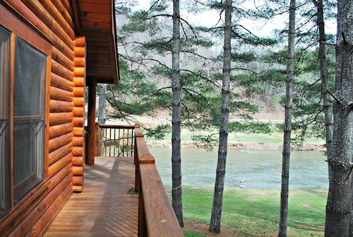 Picture Perfect - Crumpler, NC Riverfront, Pet Friendly, Wifi