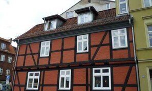 Unclassified image, 4 of 14, button - Apartment Westwind with view of churches - Gohr- apartments (Stralsund)