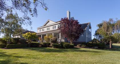 Täydellinen suuri perhe aways Tai upean Ranch tyylin häät.