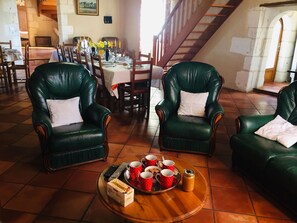 Dining - Big house in the countryside with panoramic view pisine (VERTEILLAC)