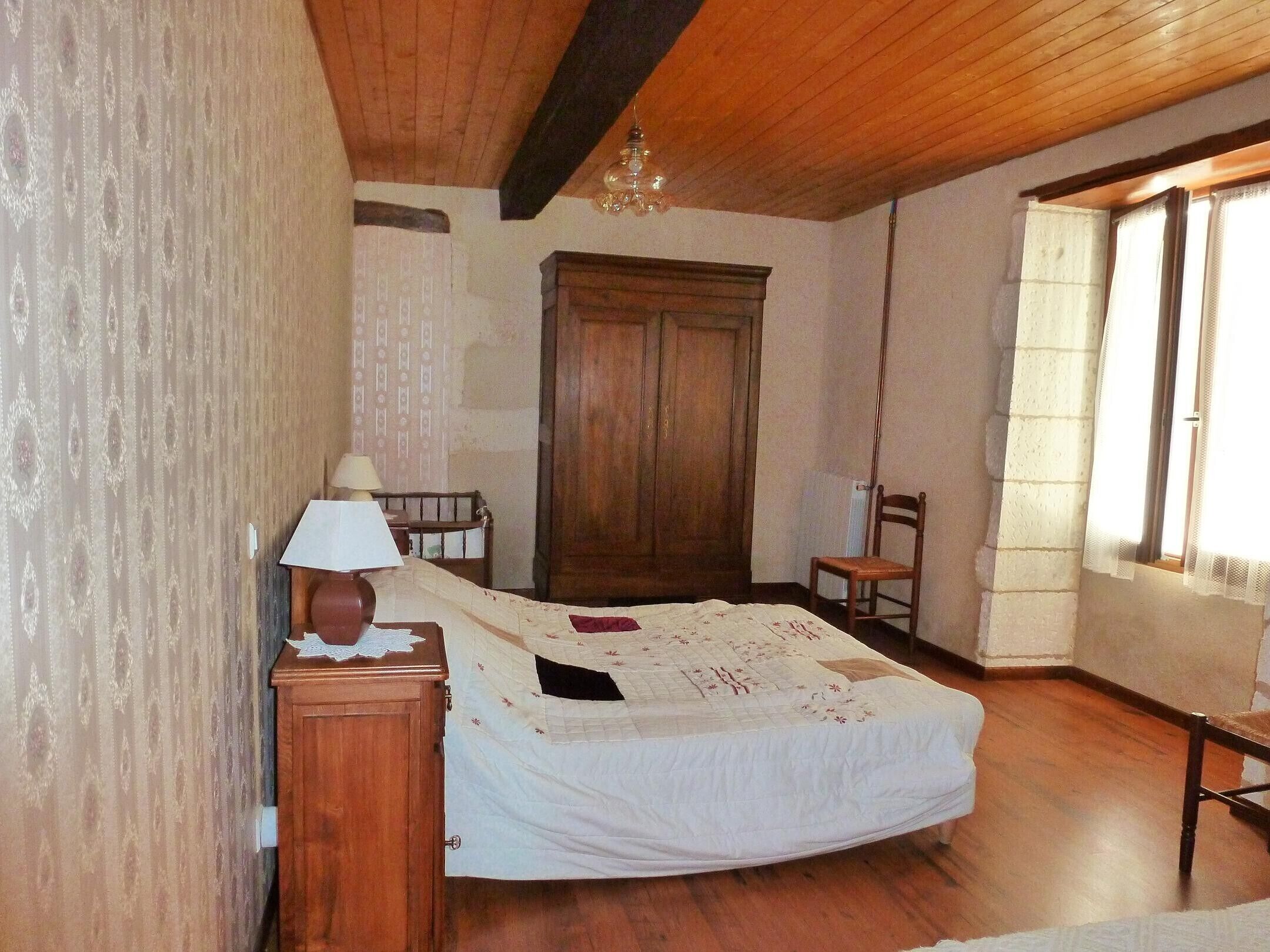 6 makuuhuonetta, silitysrauta/-lauta, ilmainen Wi-Fi