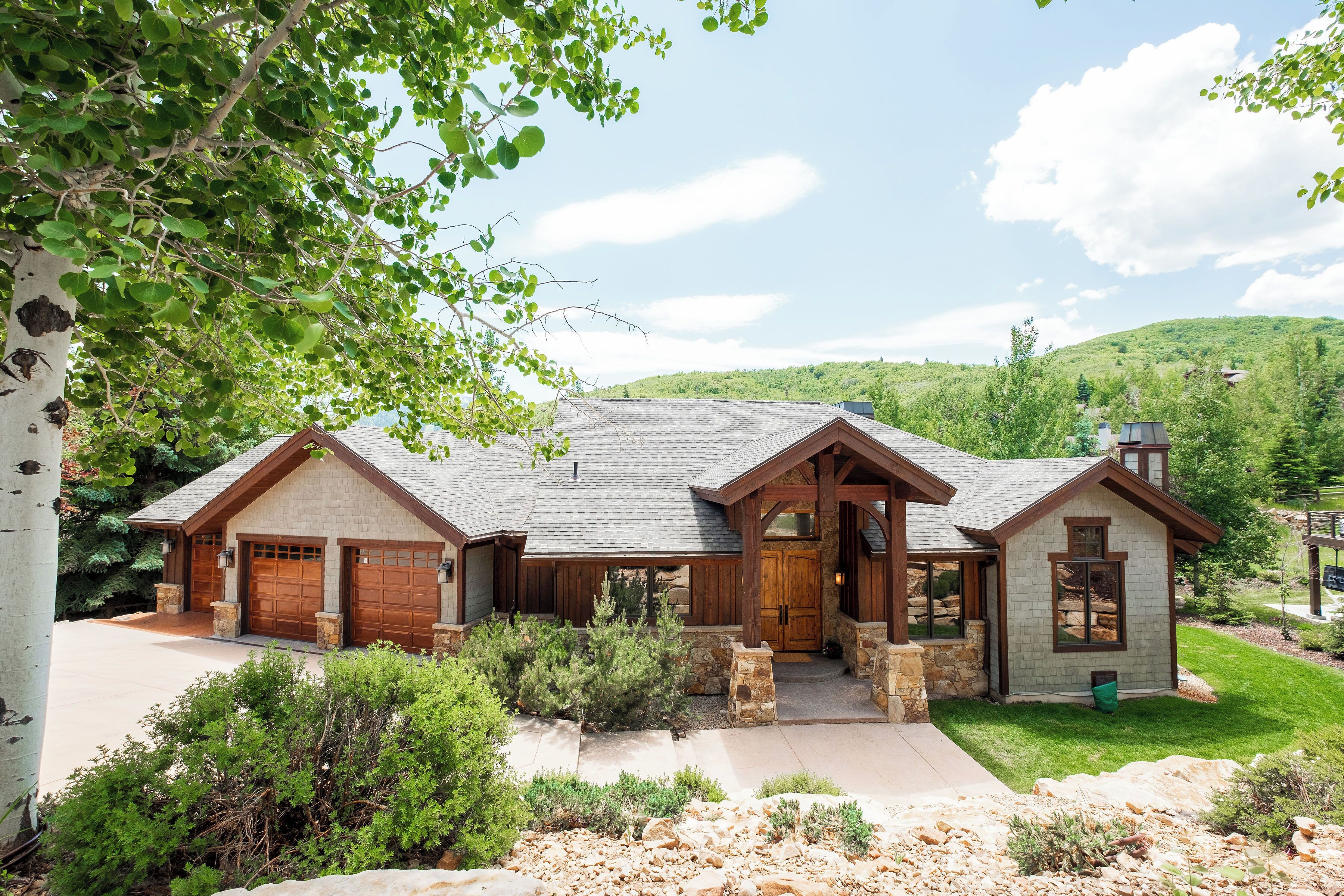 AVLB FOR LAST MINUTE SUNDANCE STAY! SPECTACULAR HOME CLOSE TO DV RESRT & MAIN ST