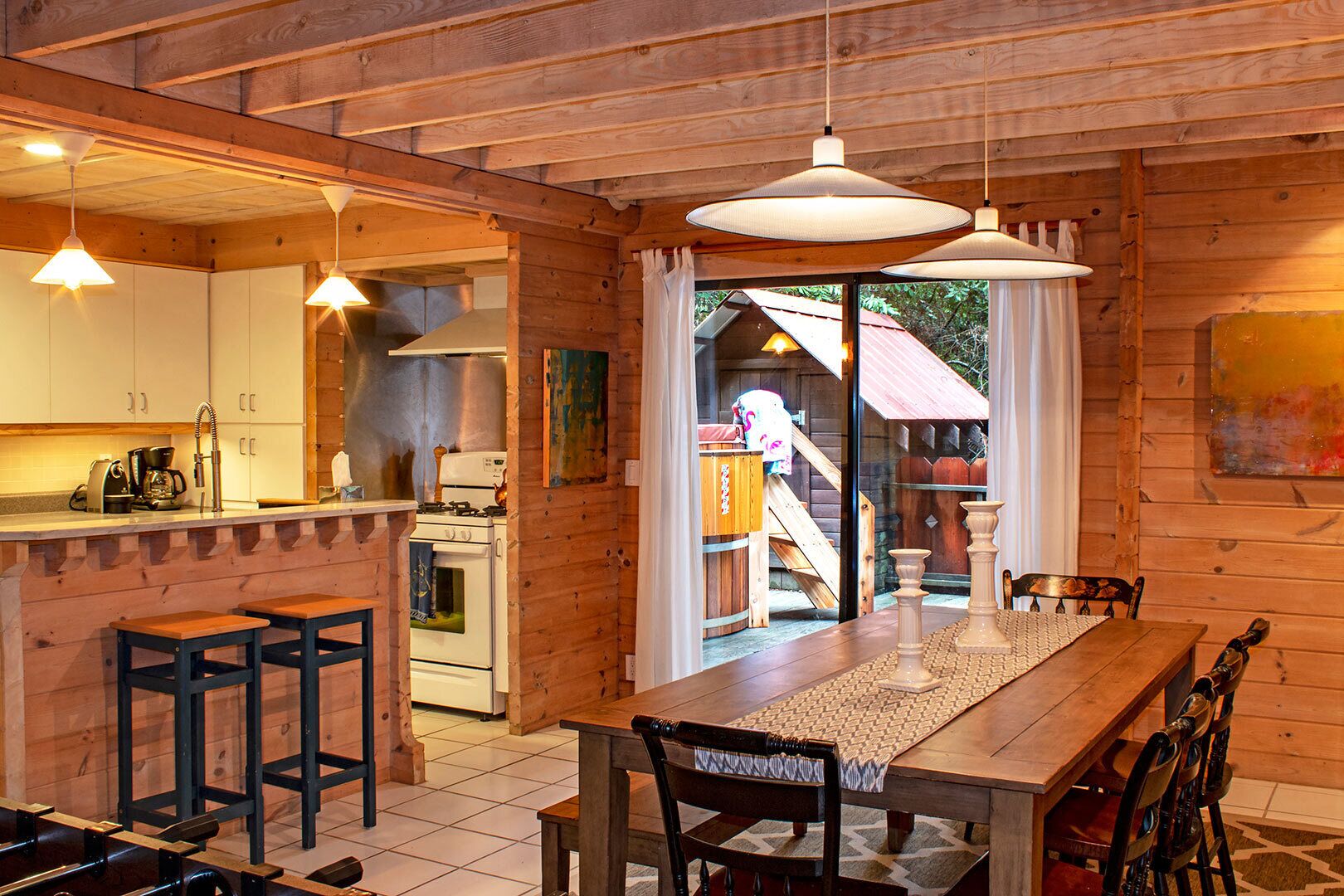 Twinberry Wood ~ Uniquely Charming Chalet Log Cabin on Wooded Hillside