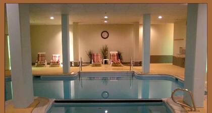 March Deals - Silvercreek Lodge! 2BDR/2Bath. Ski In/Out, Wifi, Pool, Hot Tub