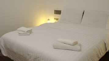 1 chambre, fer et planche Ă repasser, Wi-Fi gratuit, draps fournis