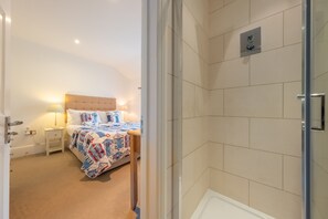 3 Schlafzimmer, Bügeleisen/Bügelbrett, Internetzugang, Bettwäsche