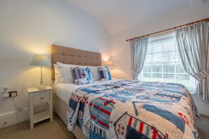 3 bedrooms, iron/ironing board, internet, bed sheets - Bay Tree Cottage, Little Walsingham, Norfolk (Walsingham)