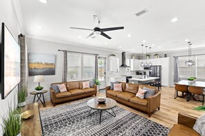 智能电视、电子游戏