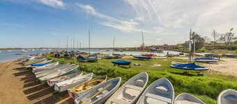 Una original casa de pescadores en Brancaster Staithe, reformada con simpatía
