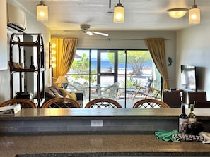 Interior - Updated/Beachfront/180 Sunset View/Dock/Dive Shop/Pool/Restaurants (Kralendijk)