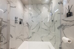 Regendusche, Handtücher