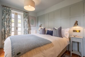 2 bedrooms, iron/ironing board, Internet, bed sheets - The Orangery, Snettisham, Norfolk (Snettisham)