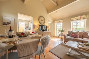 Open plan dining and sitting room - The Orangery, Snettisham, Norfolk (Snettisham)
