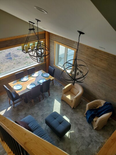  30 Mins to Waterton Gate! Relax & Enjoy the View of Chief Mountain & Sunsets