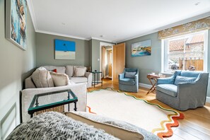 TV, DVD player - The Manse, South Creake, Norfolk (South Creake)