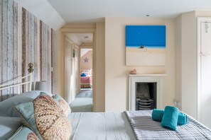 3 bedrooms, Internet, bed sheets - The Manse, South Creake, Norfolk (South Creake)