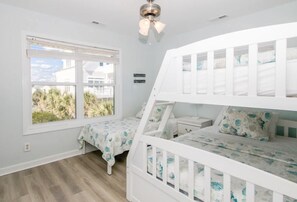 3 bedrooms, iron/ironing board, free WiFi