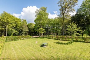 Property grounds - A traditional 3 bedroomed farmhouse close to St Andrews (St Andrews)