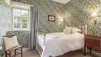 3 soverom, strykejern/-brett, internettilgang og sengetøy