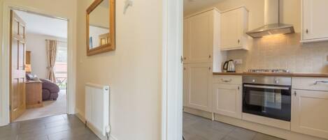 KĂŒhlschrank, Mikrowelle, Ofen, GeschirrspĂŒler