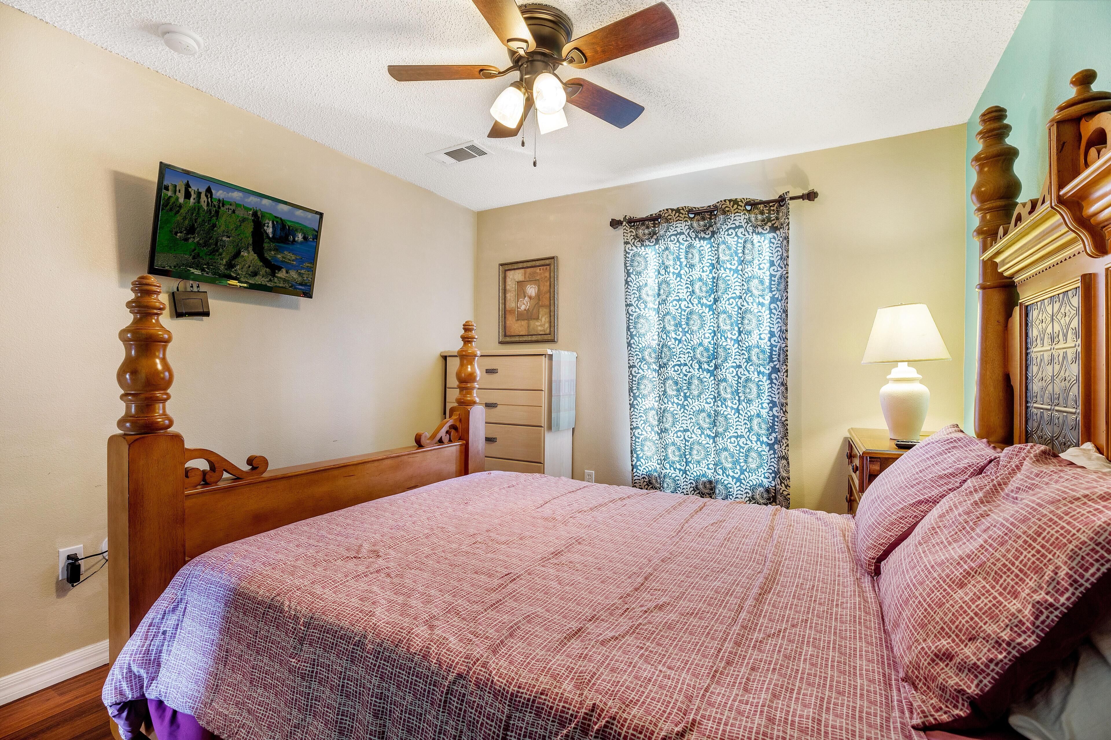 3 bedrooms, iron/ironing board, free WiFi, bed sheets