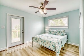 Room - Beach Blessing South - 3BR Oceanfront Half Duplex with Mesmerizing Views! (North Topsail Beach)