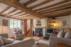 TV, fireplace - Little Wells (4), North Creake, Norfolk (Fakenham)