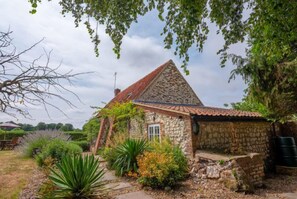 Property grounds - Little Wells (4), North Creake, Norfolk (Fakenham)