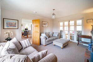 TV - Grove House, Wells-next-the-Sea, Norfolk (Wells-next-the-Sea)